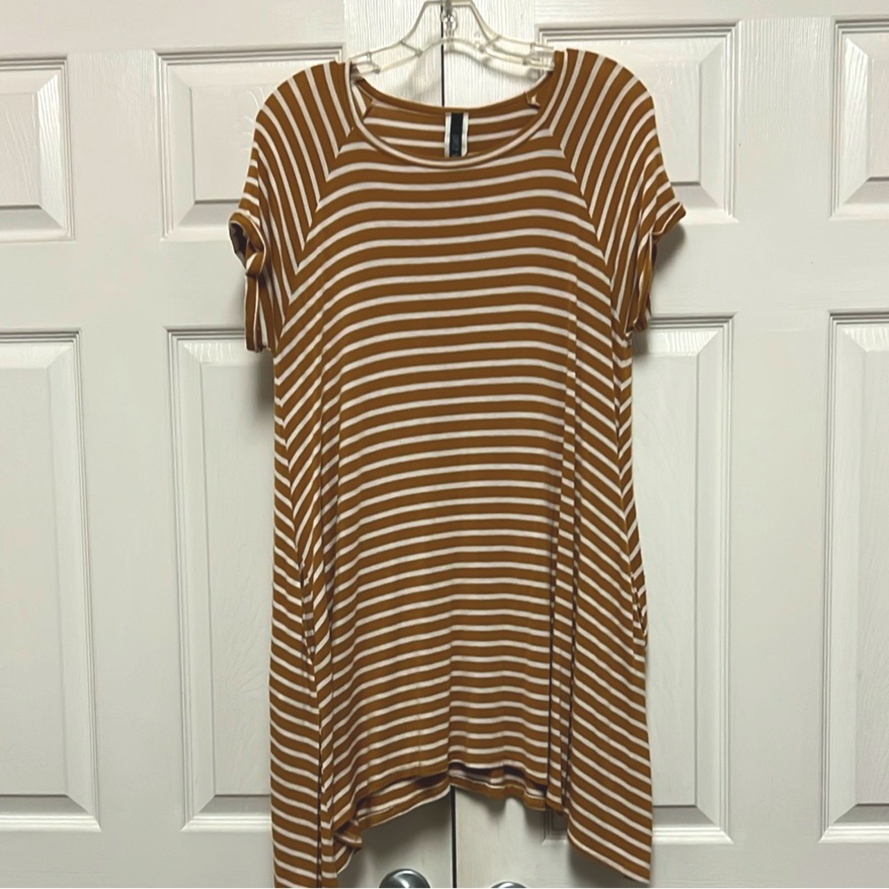 Women’s Striped Gold and White T-Shirt Dress with Pockets Size M-L
